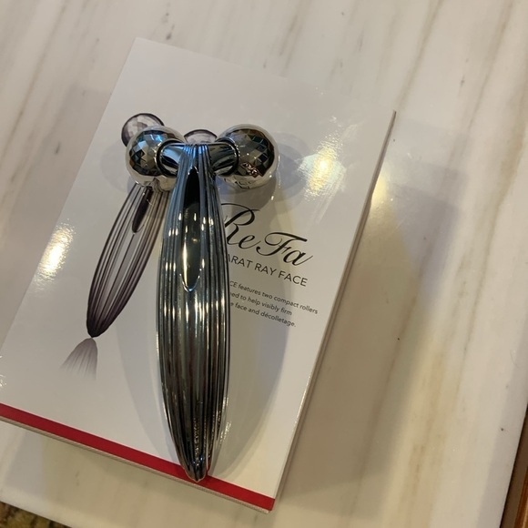 ReFa Carat Ray Face facial roller - Picture 3 of 3